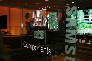 Illustration for article titled Dissected Samsung LCD Panel Bares It All